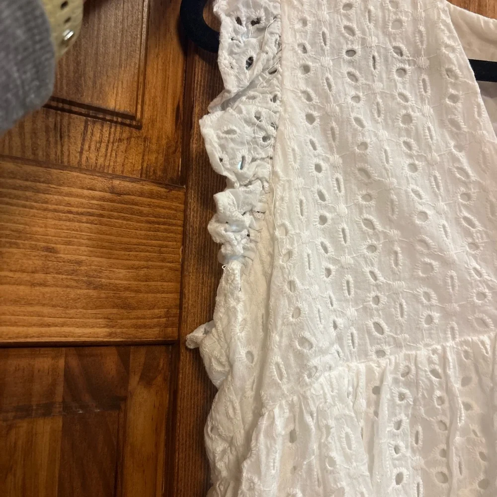 White Eyelet V-Neck Sleeveless Dress - Picture 7 of 12